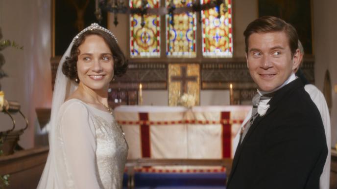 Lucy Smith and Tom Branson at their wedding